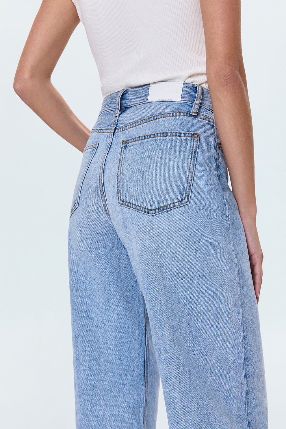 Wes High Rise Barrel Jean-Pistola