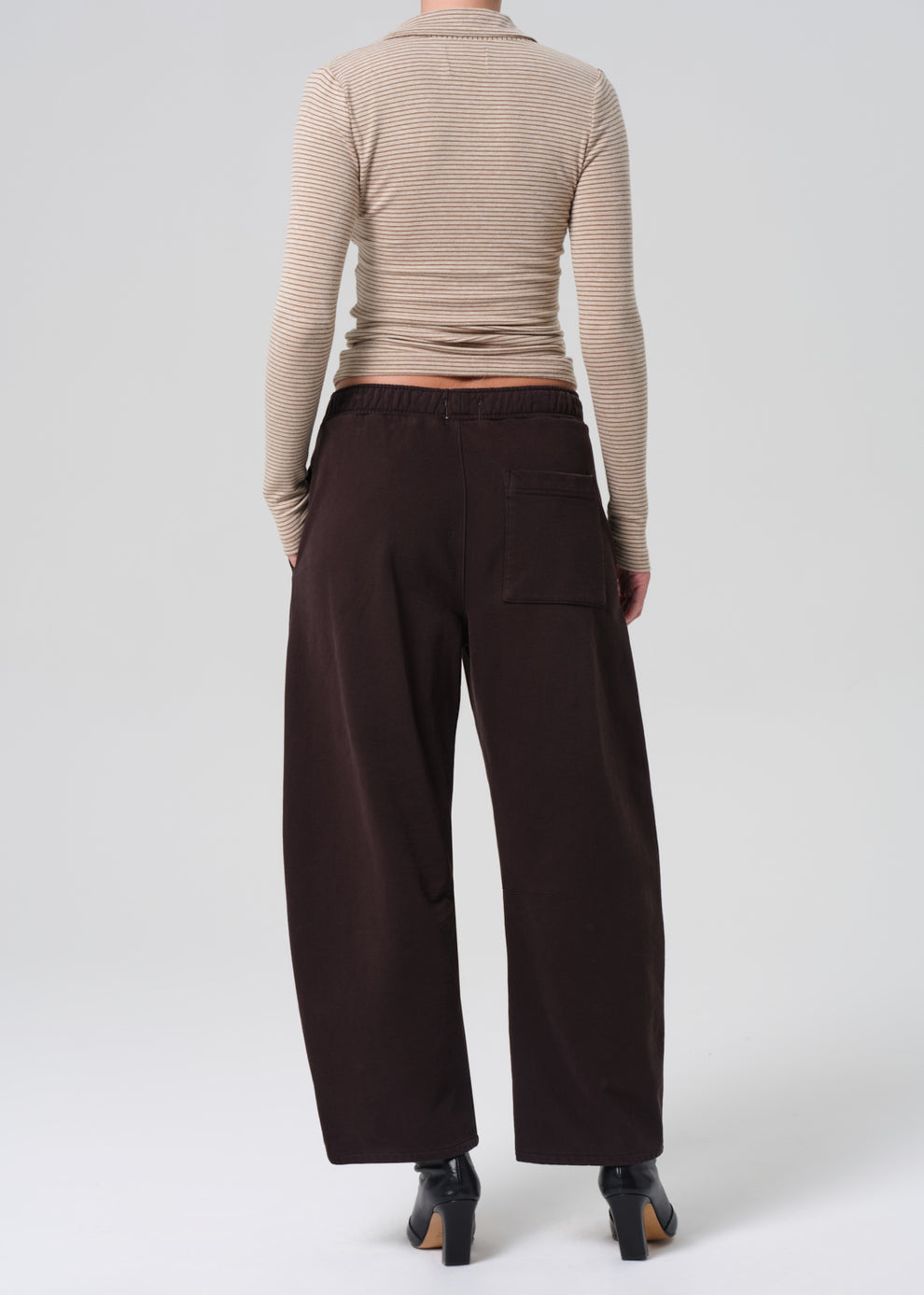 Freya Barrel Sweatpant in Chocolate