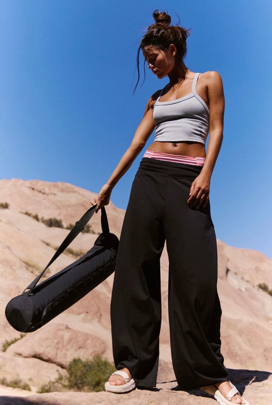 Hot Shot Easy Pants in Black