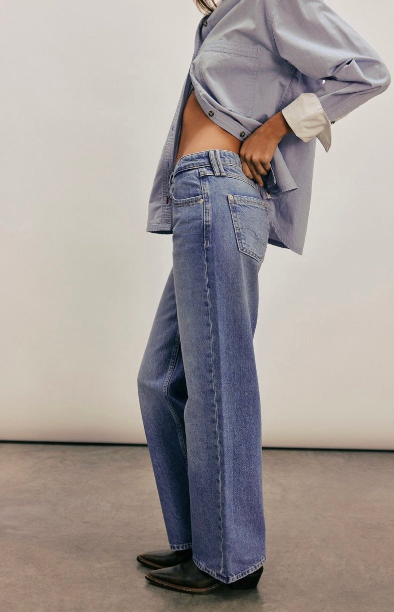 We The Free Tennessee Low-Rise
Boyfriend Jeans