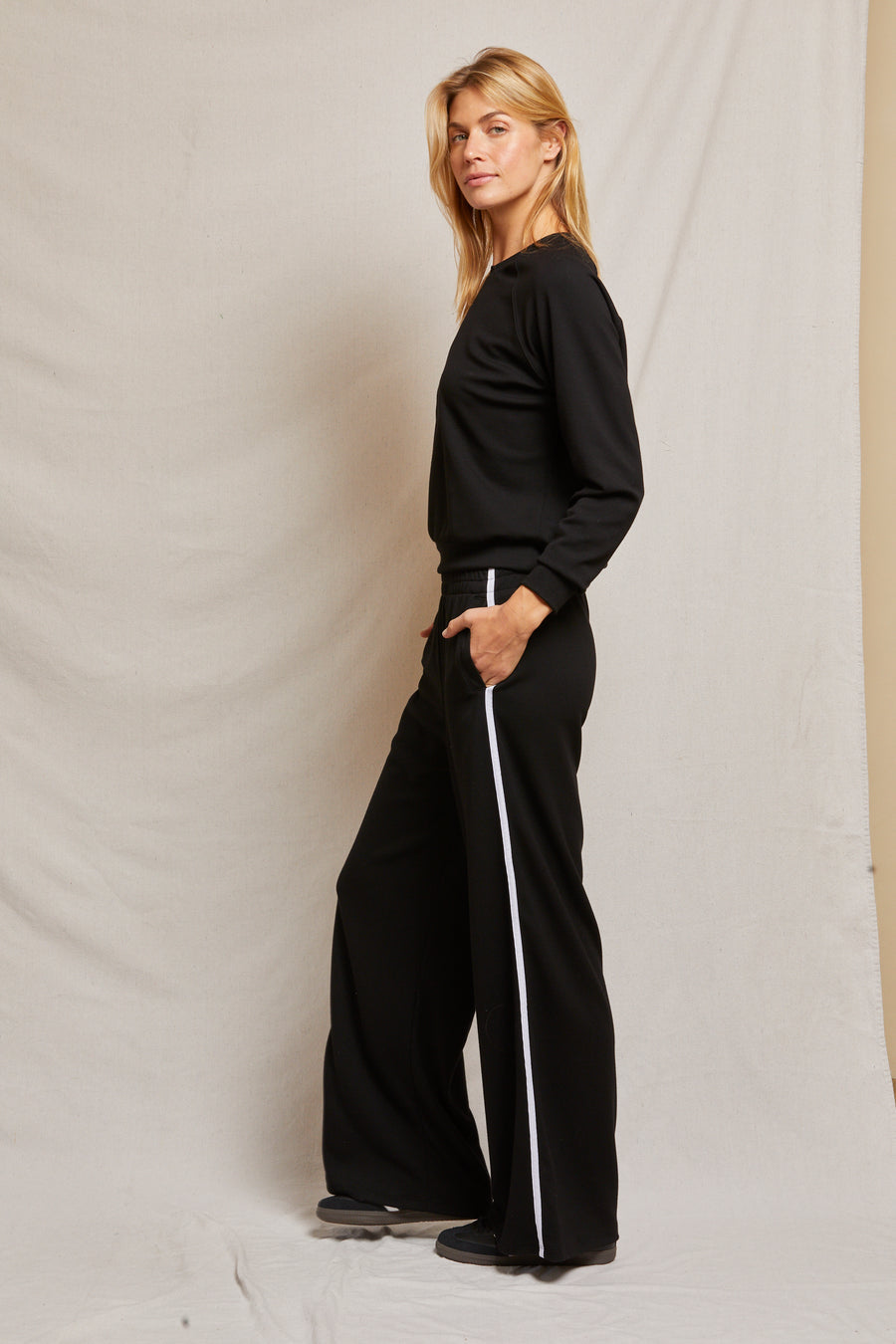 The Perfect White Tee Nadia Travel Wide Leg Pant