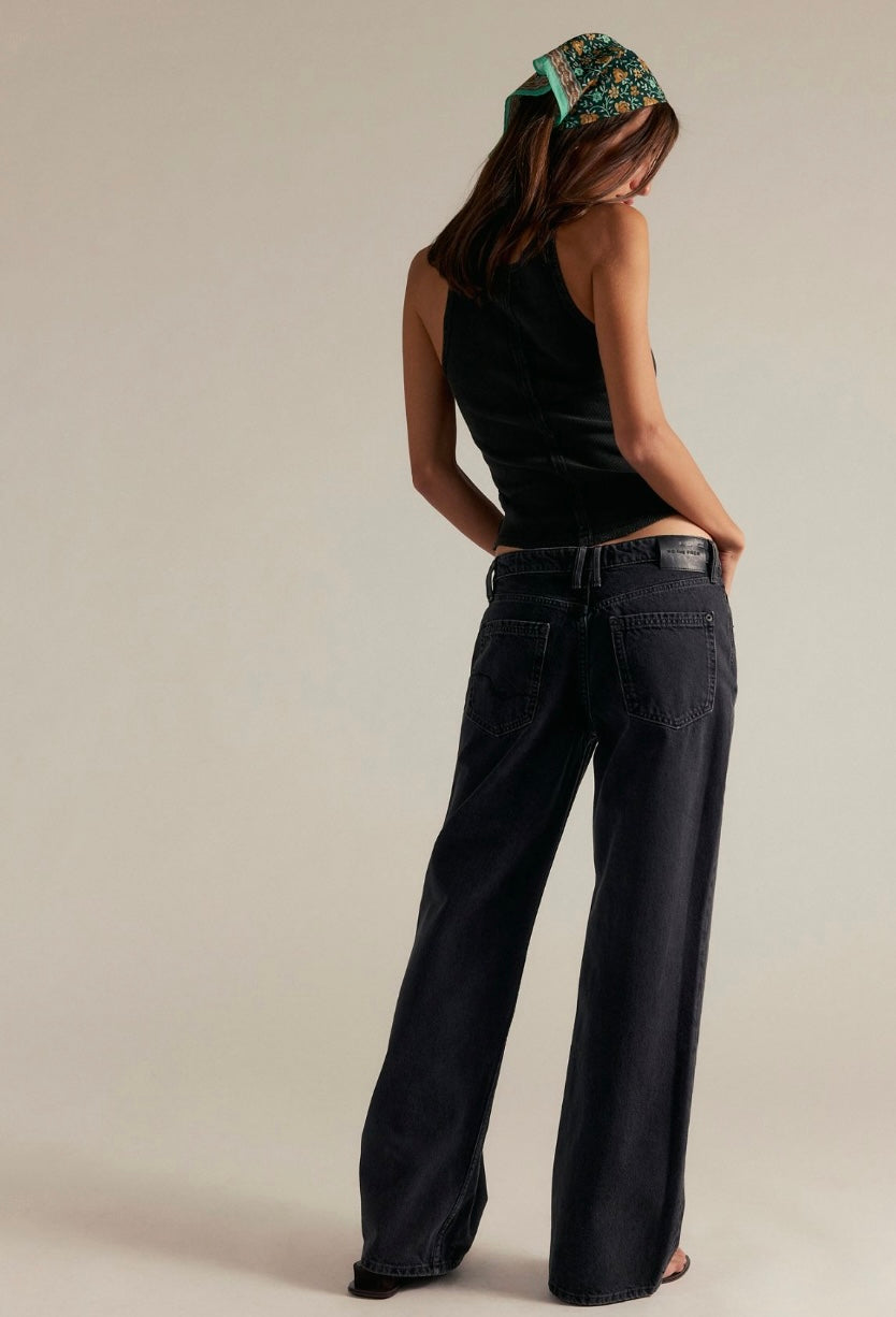 We The Free Tennessee Low-Rise
Boyfriend Jeans