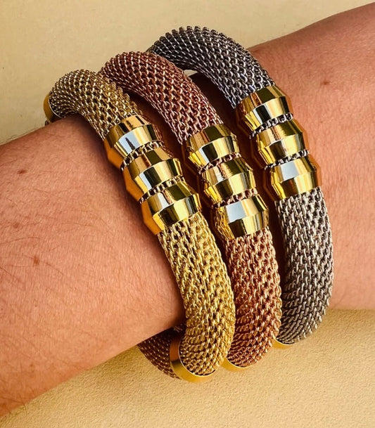 Mesh Classic Gold Tone Bracelet